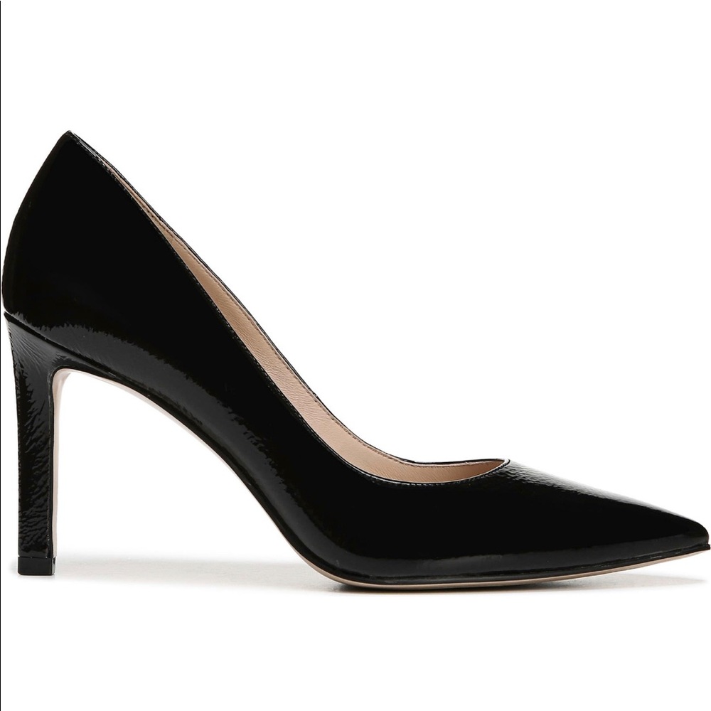 Black Pumps